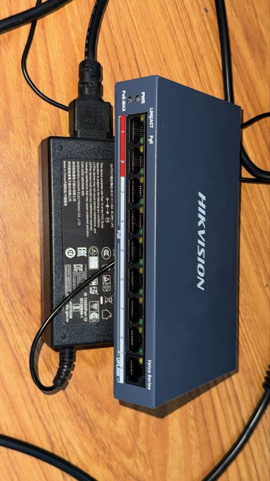 Switch Hikvision DS-3E0109P-E/M(B), 8-Port, PoE
