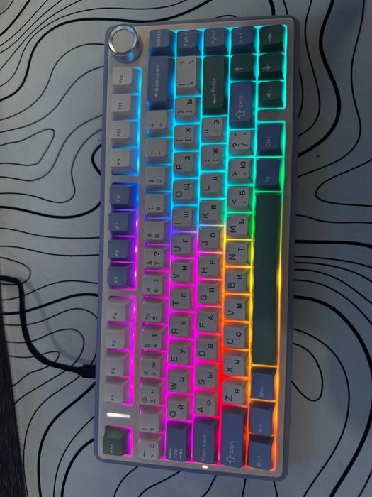 Продаю клавиатуру Aula f75