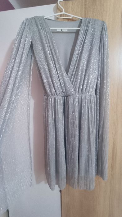 Бутикова сребриста рокля