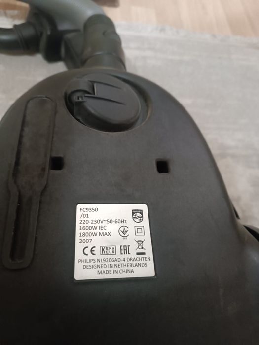 Продам пвлесос Филипс на запчасти