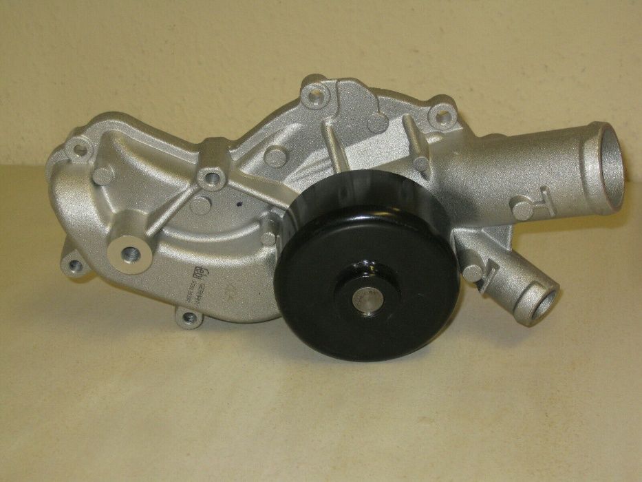 Водна помпа мерцедес FEBI BILSTEIN 26397 w211 w220 w163 w463