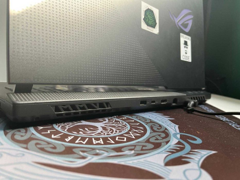 Asus ROG Strix G713QE