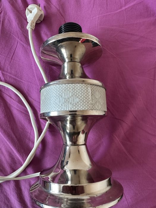 Настолни лампи от метал