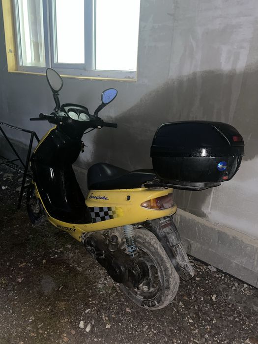 De vânzare scuter peugeot 49cc