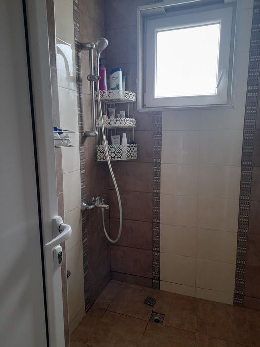 Голям просторен апартамент за 130 лв.