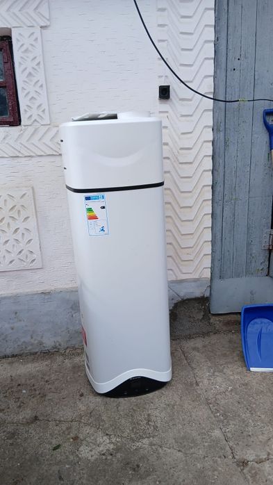 Boiler Ariston cu pompa de căldură 110l