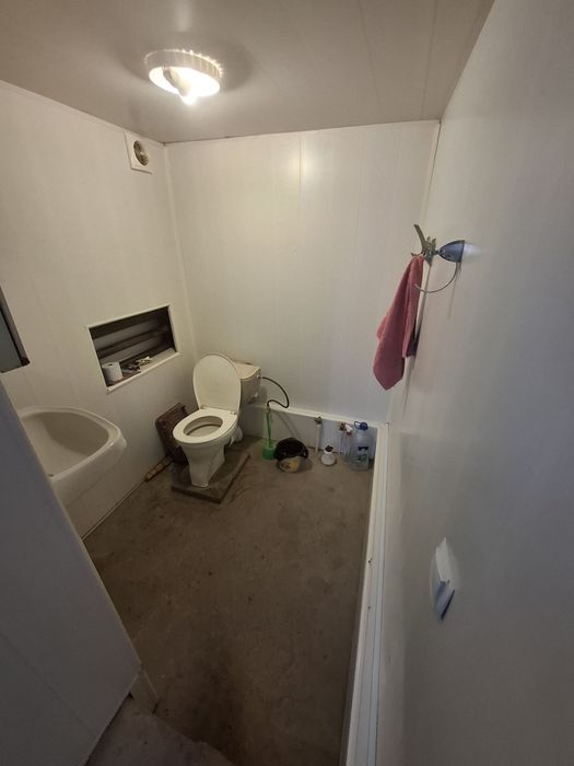 Чирчик Шахрида  3  Хонали Ховли Троицкийда жойлашган 18-мактаб якин Ои