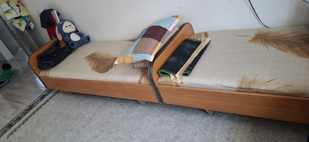 Кровать спальная