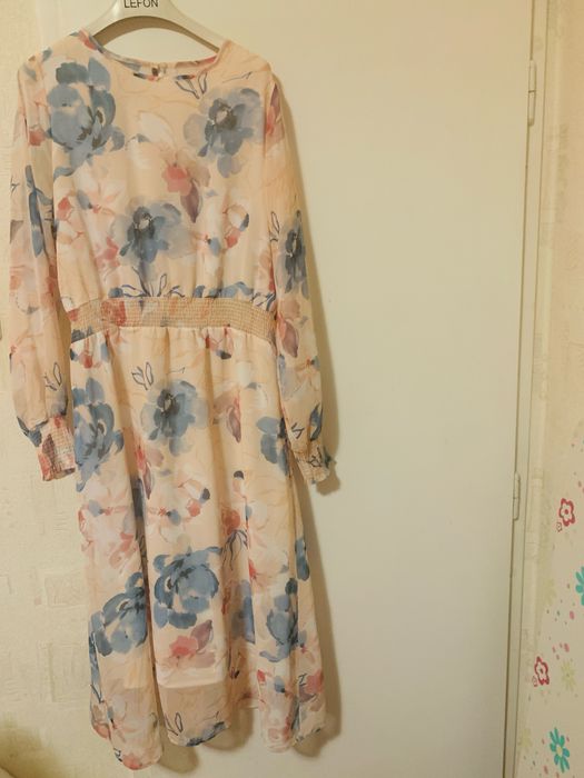 Рокля Reserved цветна