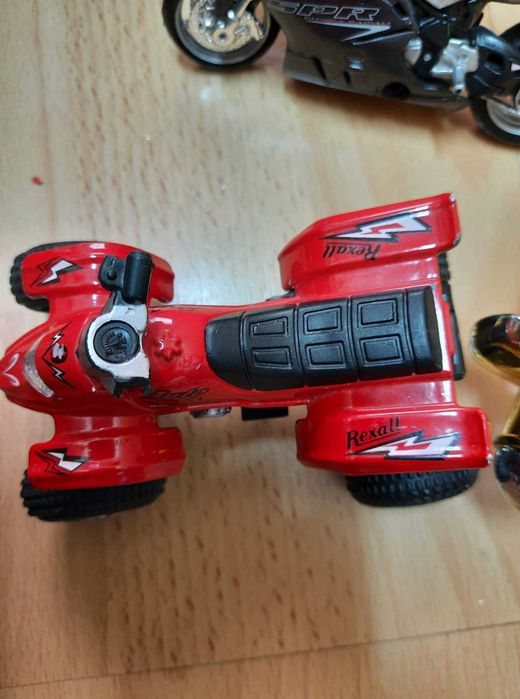 Мотор+бъги+локомотив+бинокъл+оръжия+други детски играчки