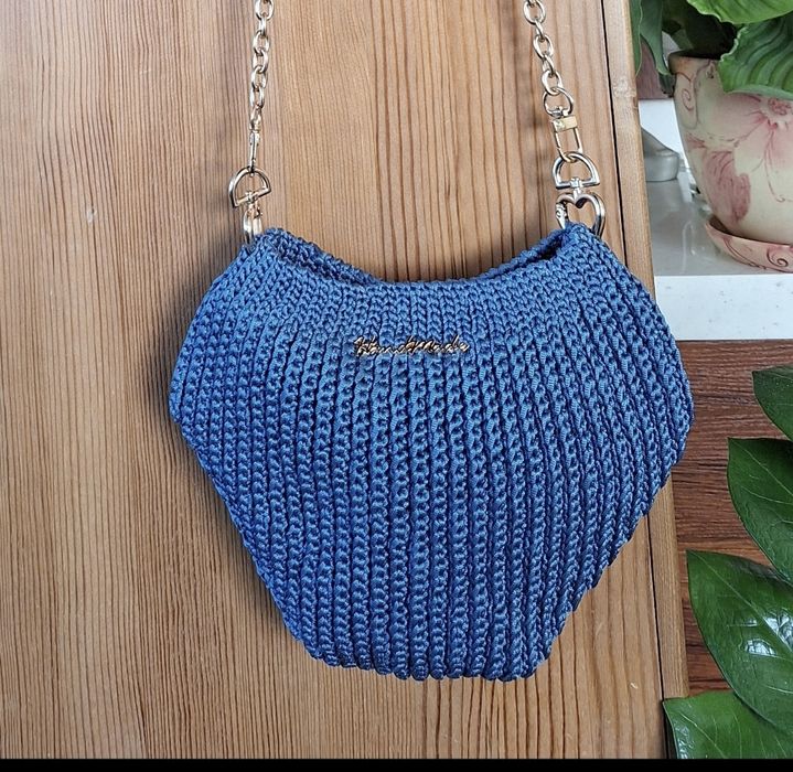 Продам вязаные сумочки