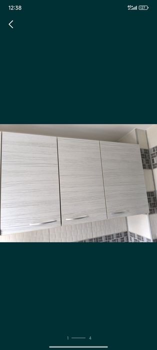 Corp suspendat în 3 uși