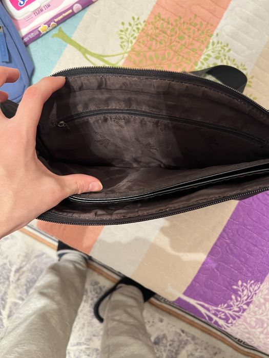 Продам кожанную планшет сумку от Armani (Армани)