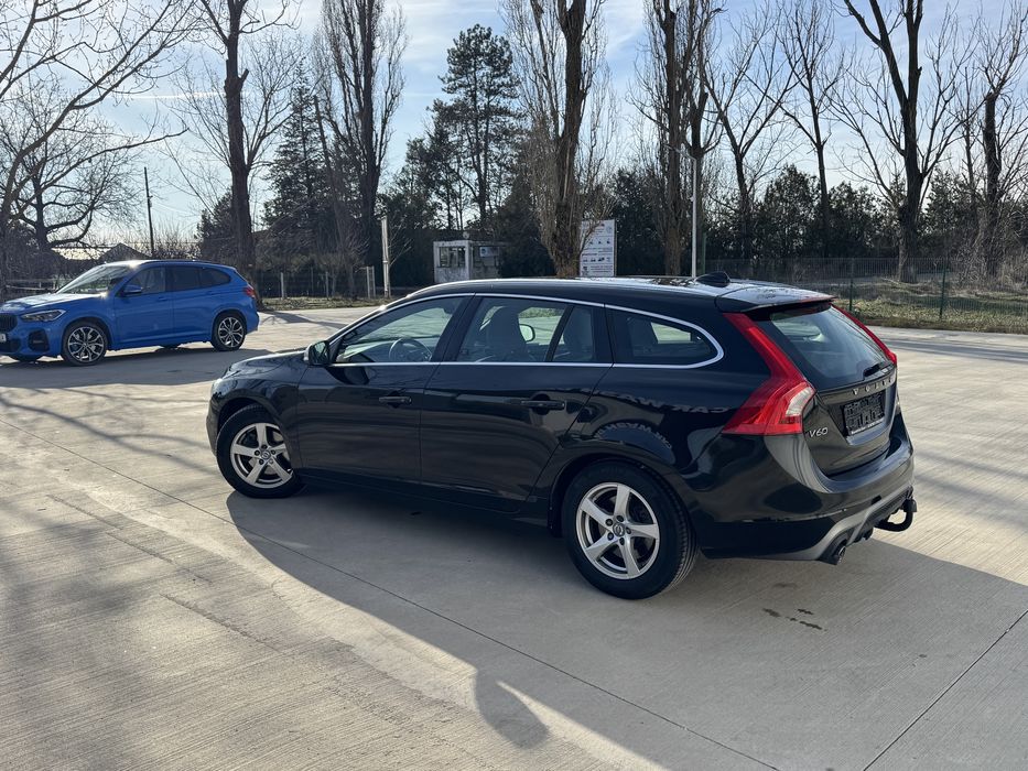 Volvo V60 2016 Automat/R design/leduri/piele/bord digital/rate/garanti