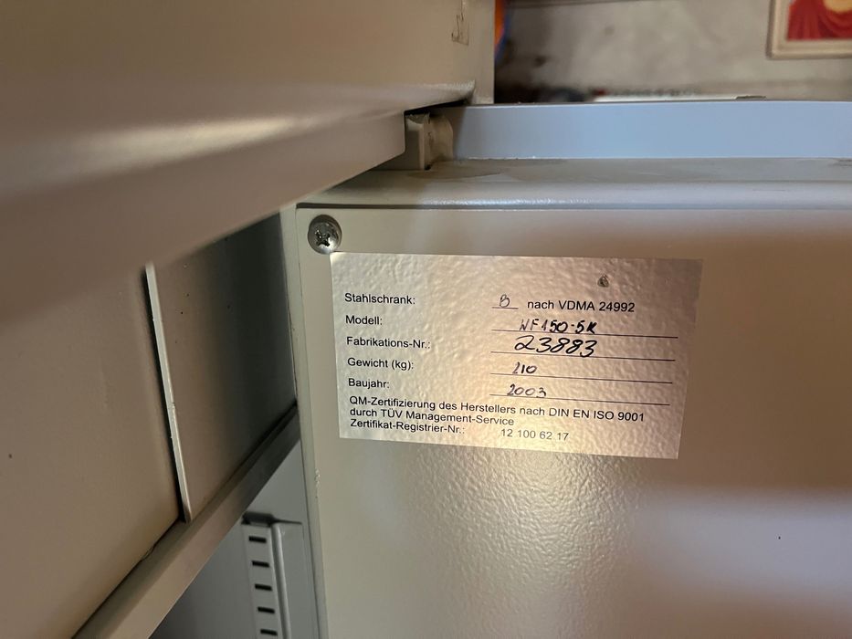 Масивна каса за ловно оръжие за 7 бр