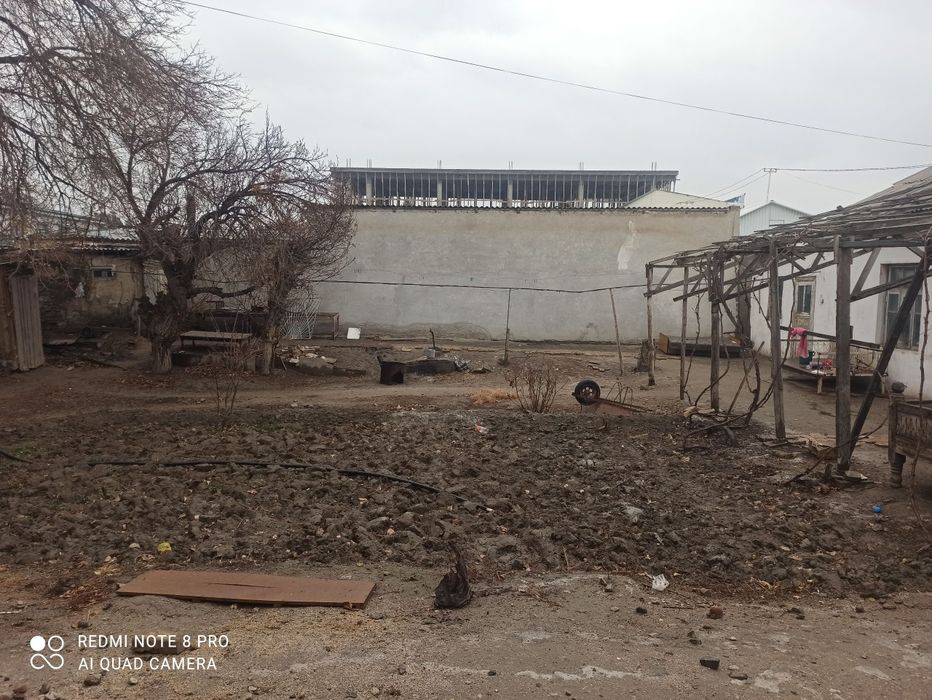 Hovli sotiladi! 130000$