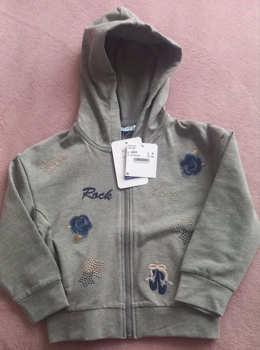 Сиво горнище Mayoral с етикет