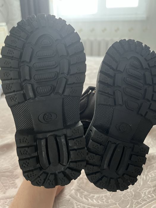 Продается детская обувь