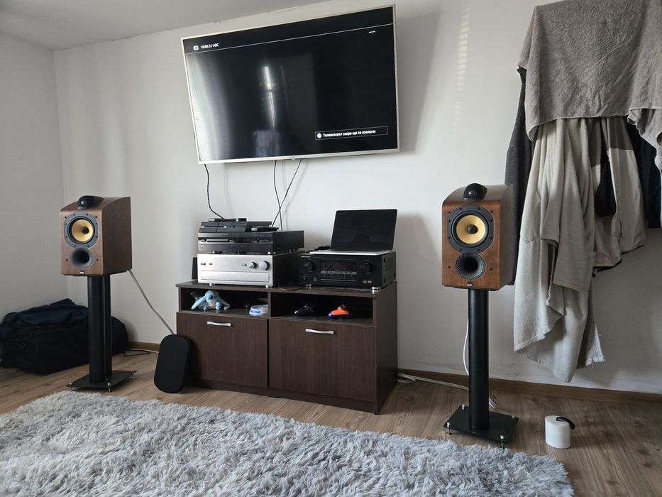Bowers and Wilkins 705 S1