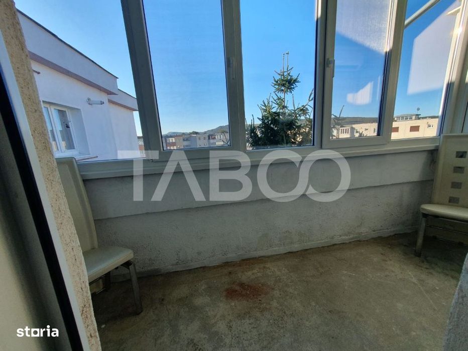 Apartament 3 camere decomandat 80 mp + 2 balcoane zona Teiului