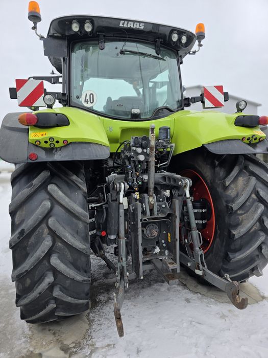 Tractor Claas Axion 810