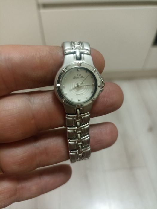 Часы кварцевые б/у