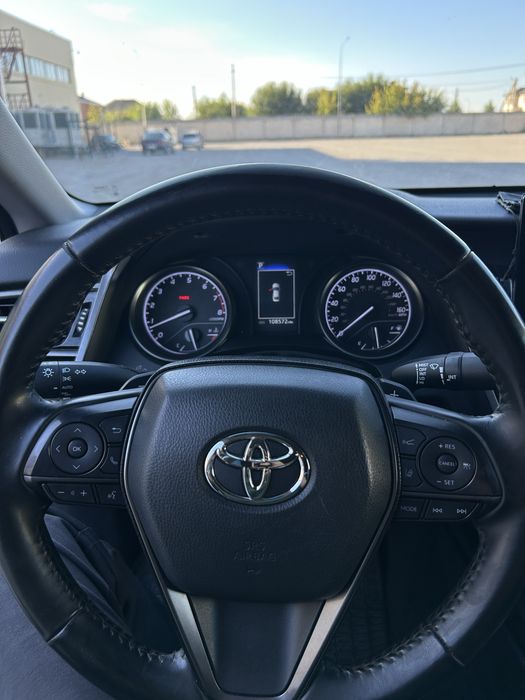 Toyota Camry 75 (2022)