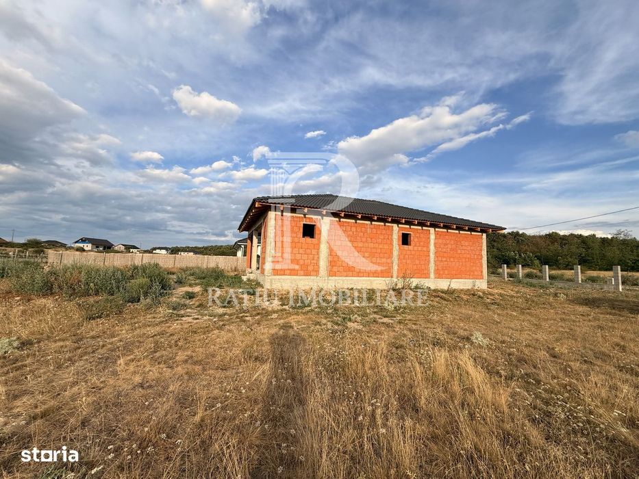 Casă la roșu de vânzare | Alparea | 1.000 mp teren