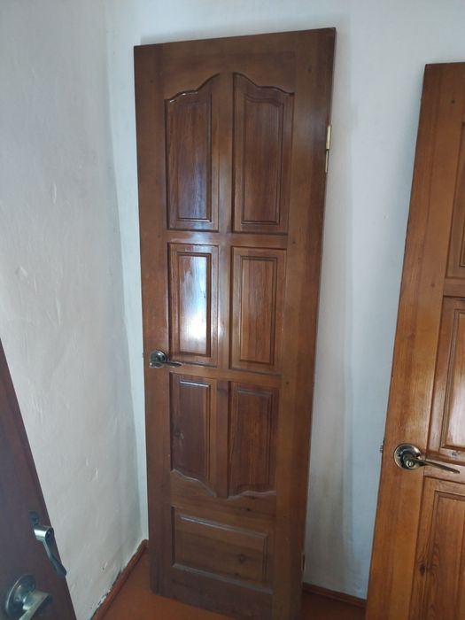 Продам деревянные двери.