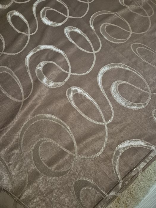 Vand draperie maro