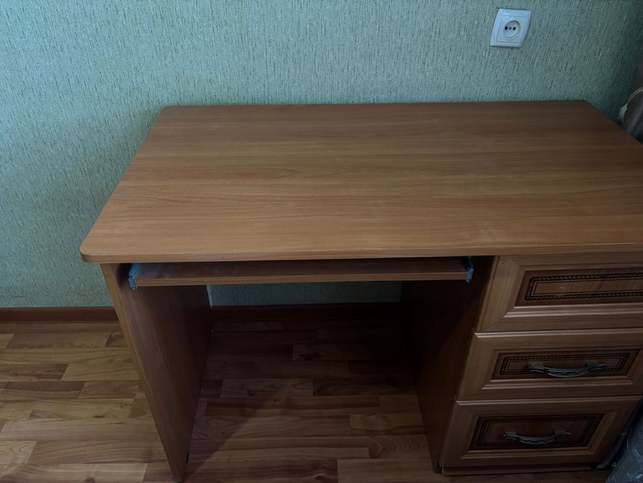 Комнатный столик