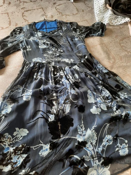 Продам платье б/у