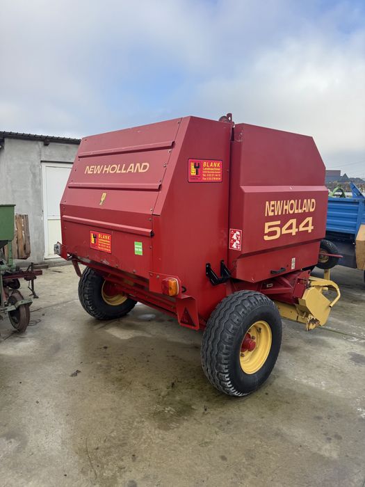 Balotiera/presa baloti rotunzi  New Holland 544 masa mare 2m