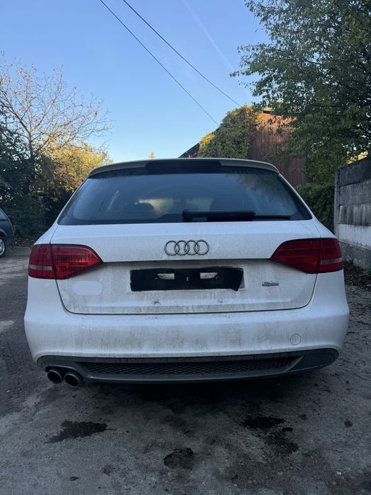 Haion cu luneta Audi A4 B8 LY9C