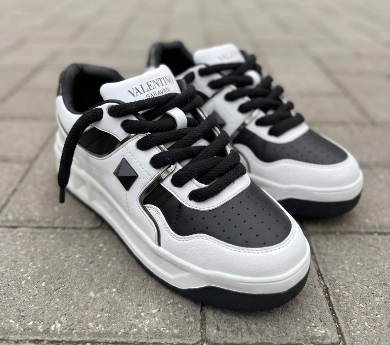 Adidasi Valentino Garavani Negru Alb Full Box