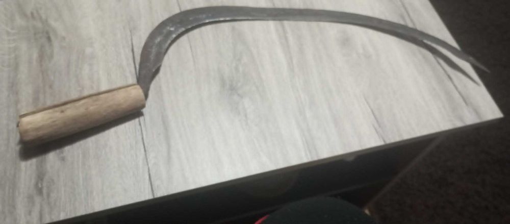 Старинен сърп както се вижда от снимките