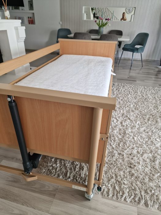 Vând pat Electric pt.persoane vârstnice sau cu dizabilități