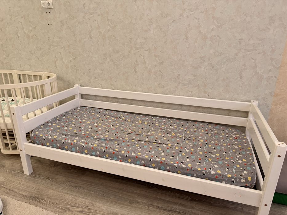 Продам кровати, несколько