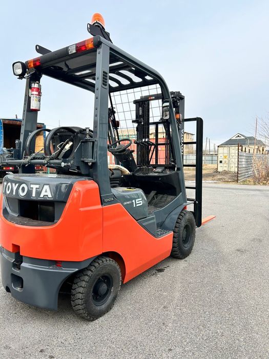 Вилочные погрузчик Автокара