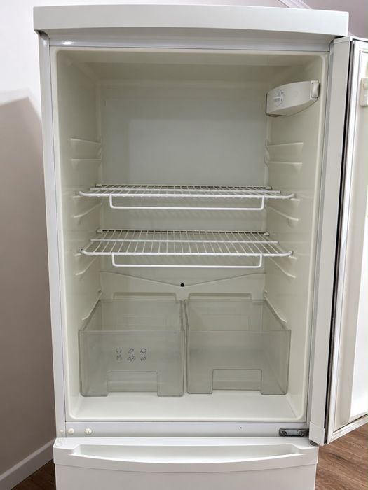 Холодильник Zanussi