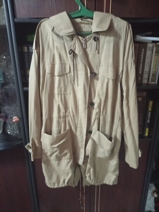 Осенняя куртка в идеальном состоянии