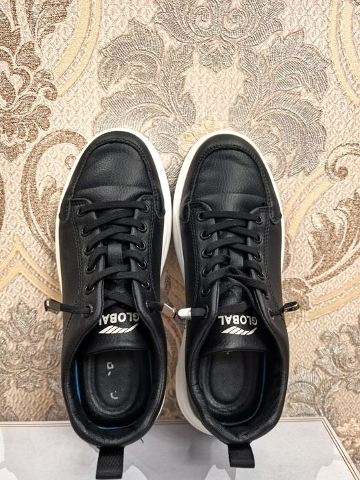 Продам туфли для мальчика 37р