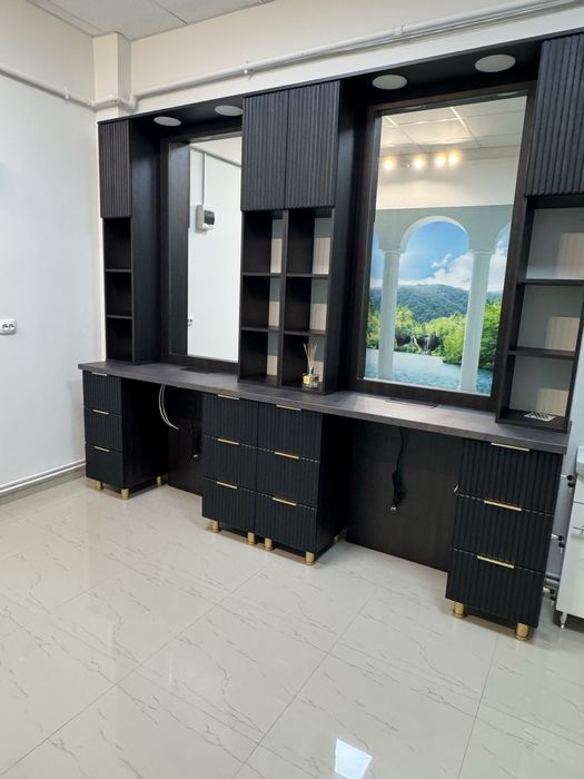 Inchiriez Post Frizerie / Barber  , Manichiura /Pedichiura, Camere