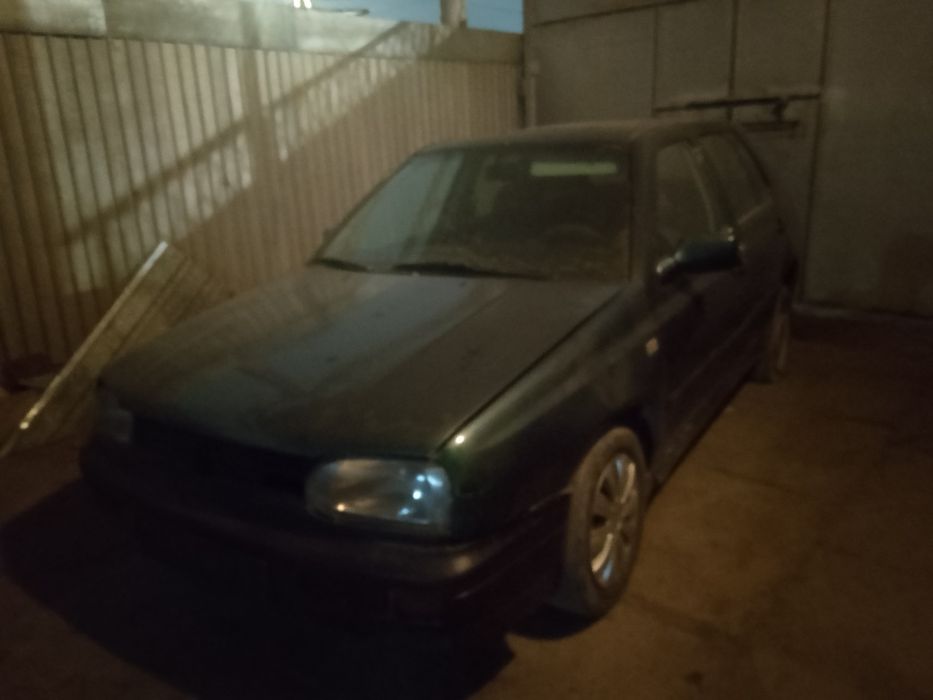 Автомобиль Фольксваген гольф