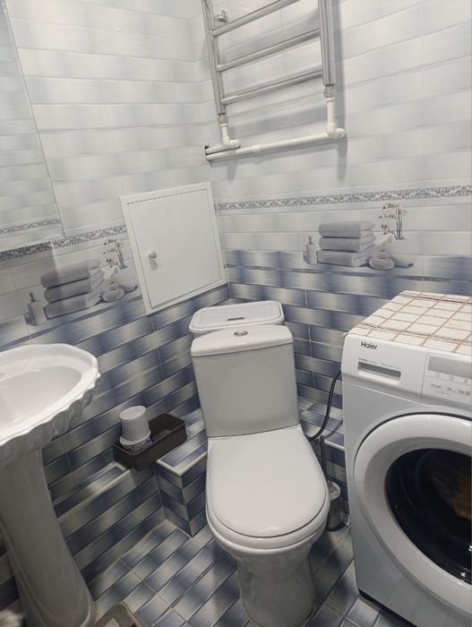 Продается своя 2ух в 3 ком квартира на ул БИЙ ( кафе SOUL)