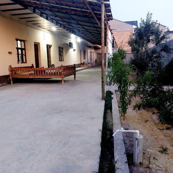 Назарбек олтин тепа тутзор 3 сот 2 ком семья