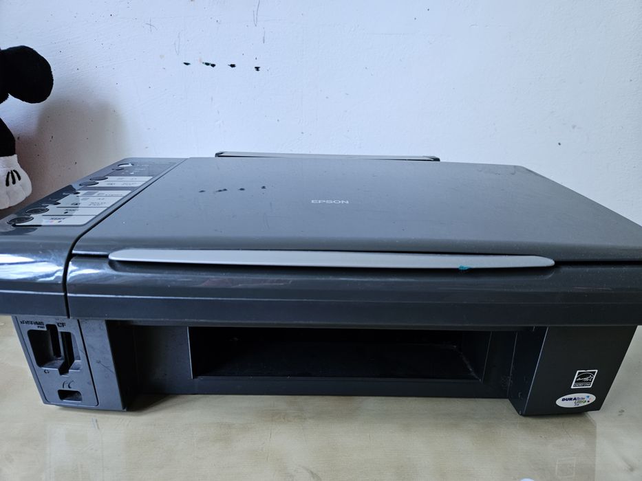 Vând imprimanta Epson Stylus DX7400