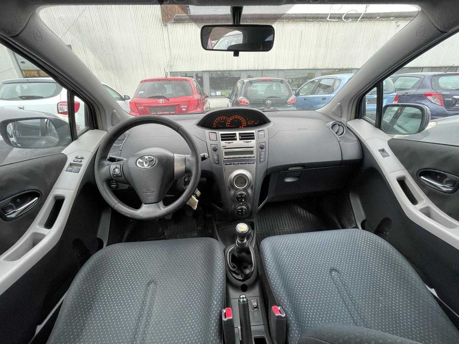 Vând Toyot Yaris