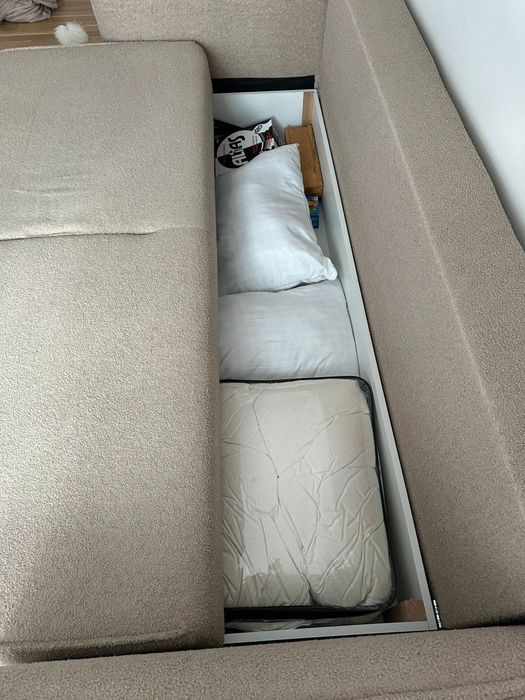 Canapea boucle extebsibila si cu spatiu de depozitare