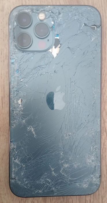 Iphone 12 продается